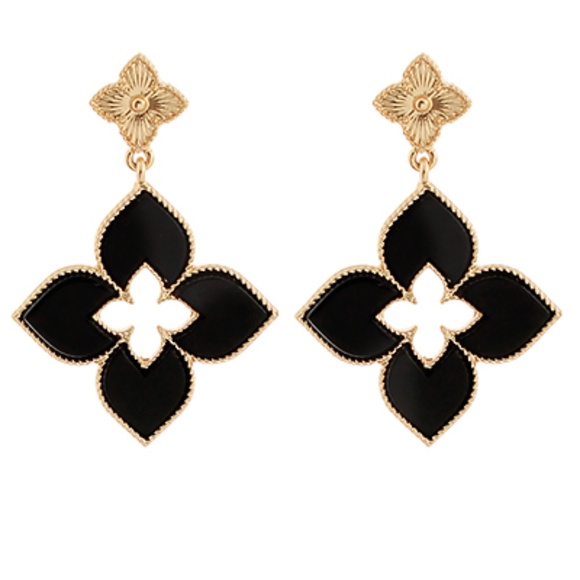 Clover & Petal Textured Drop Earrings